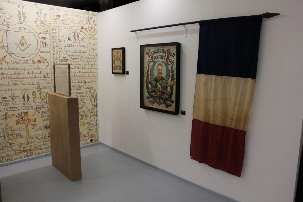 Vues de l'exposition Waterlöo Divin Strasbourg à La Trézorerie